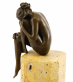 bronzov� socha �ena na mramorov�m podstavci 17 - pohled 4 - www.colormarket.cz