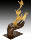 bronzov� socha Flying Away mot�lci limitovan� vyd�n� 24 - pohled 2 - www.colormarket.cz