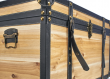 d�ev�n� truhla s kovov�mi a ko�enkov�mi dopl�ky 1 - pohled 4 - www.colormarket.cz